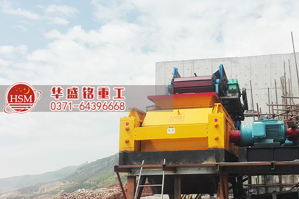 外貿(mào)訂單再創(chuàng)佳績，輥式破碎機出口國外。
